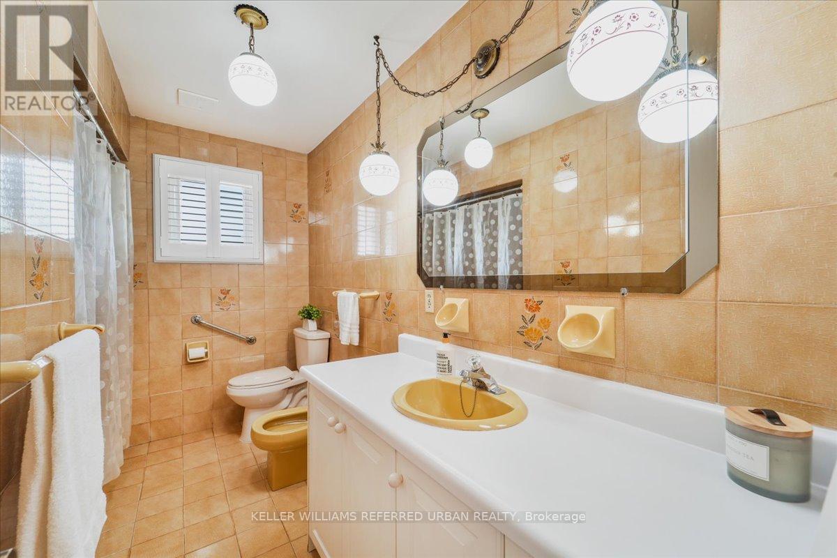 Photo 20 of 25 Farrell Avenue, Toronto ON