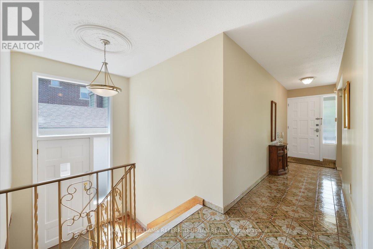 Photo 21 of 25 Farrell Avenue, Toronto ON