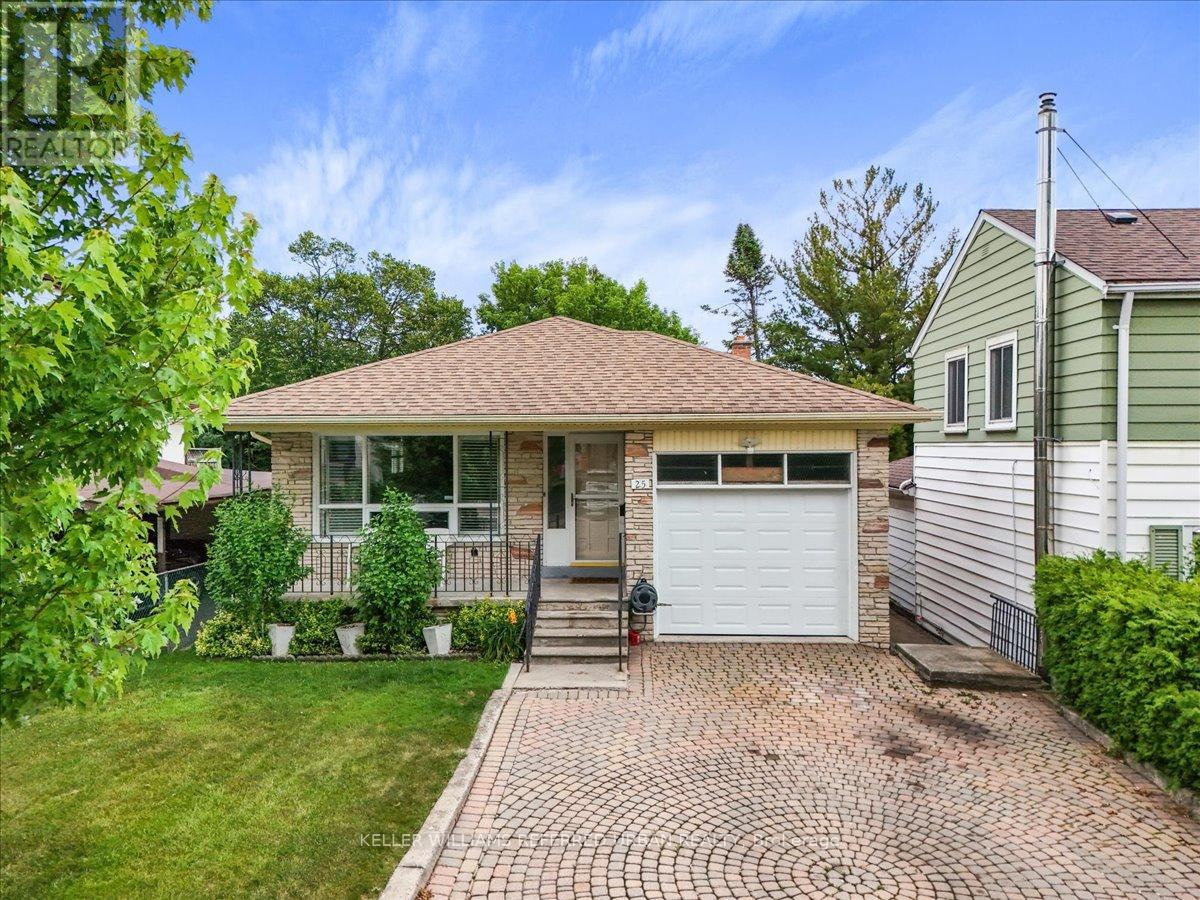 Photo 3 of 25 Farrell Avenue, Toronto ON