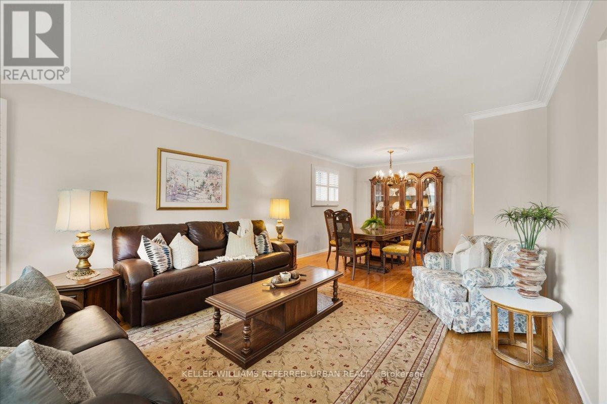 Photo 8 of 25 Farrell Avenue, Toronto ON