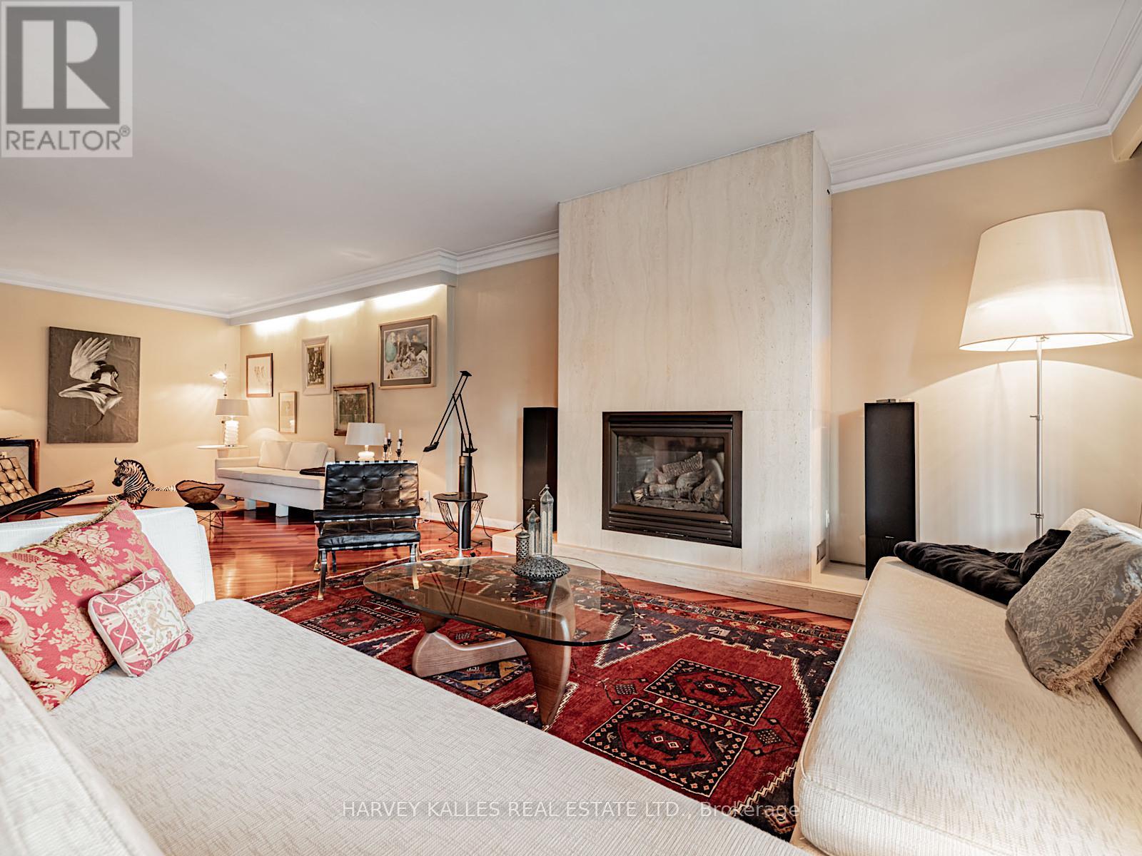 Photo 16 of 15 Ridelle Avenue, Toronto ON