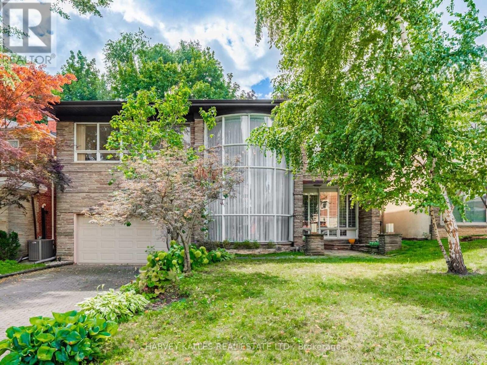 Photo 2 of 15 Ridelle Avenue, Toronto ON