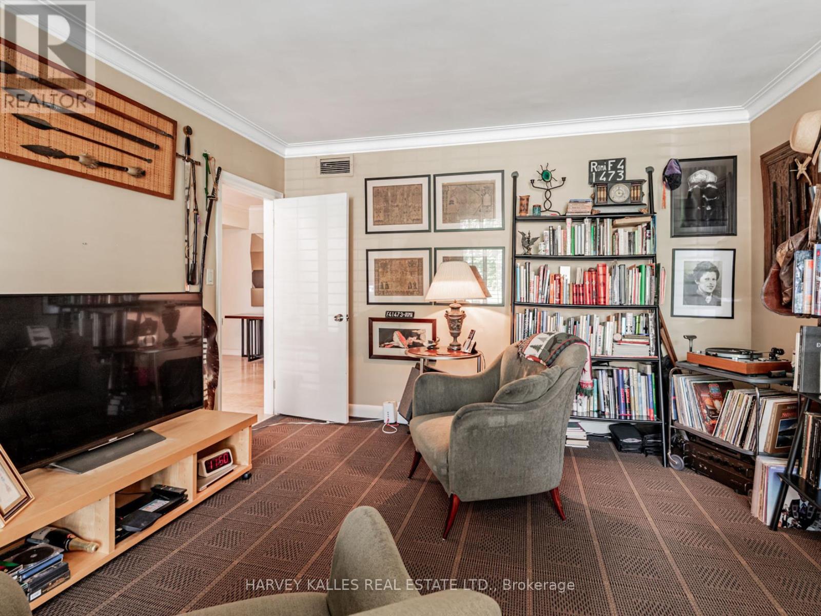 Photo 7 of 15 Ridelle Avenue, Toronto ON