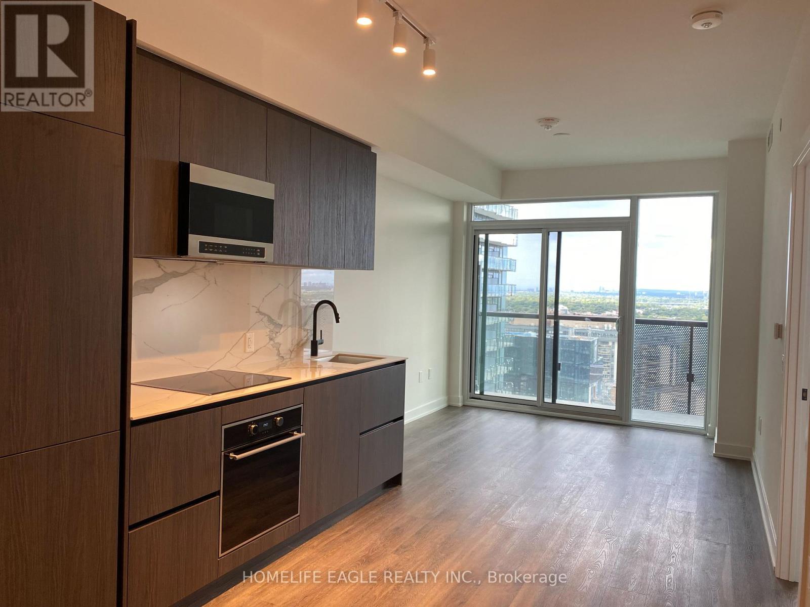 Photo 5 of 3308 117 Broadway Avenue, Toronto ON