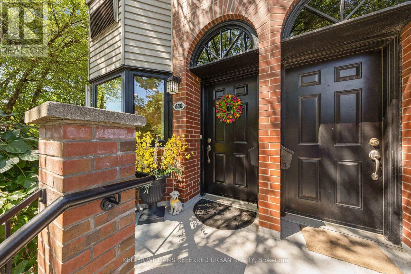 Photo 1 of 618 574 Wellington Street W, Toronto ON
