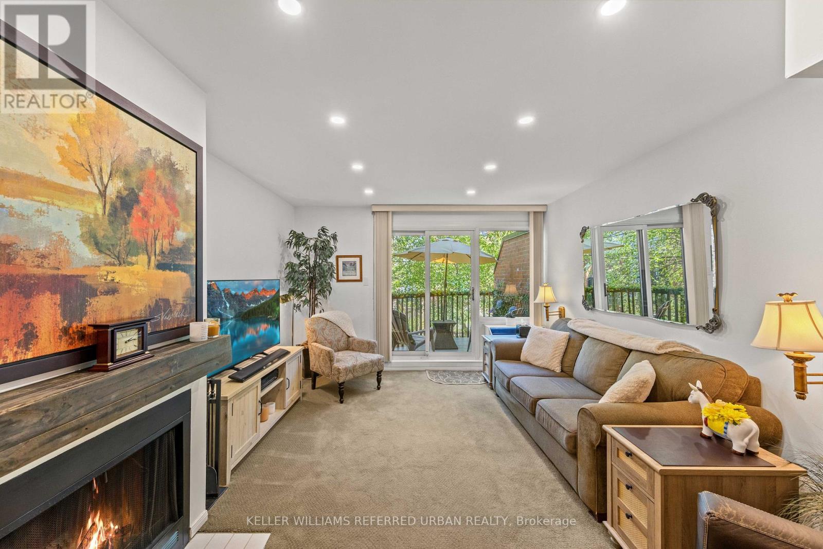 Photo 14 of 618 574 Wellington Street W, Toronto ON