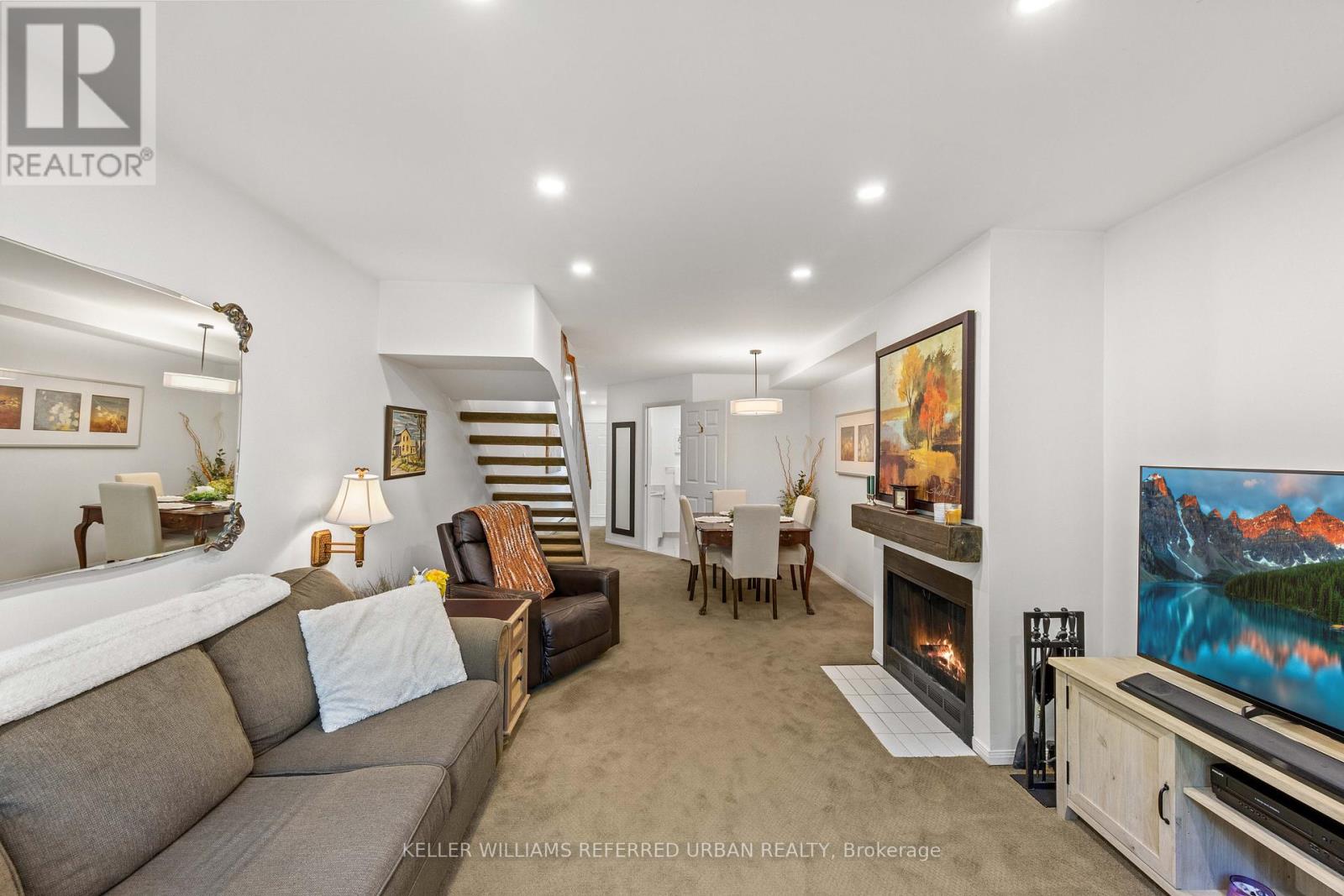 Photo 17 of 618 574 Wellington Street W, Toronto ON