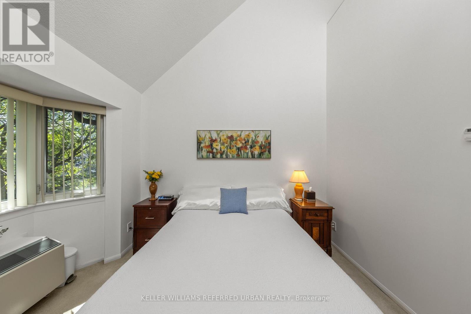 Photo 38 of 618 574 Wellington Street W, Toronto ON