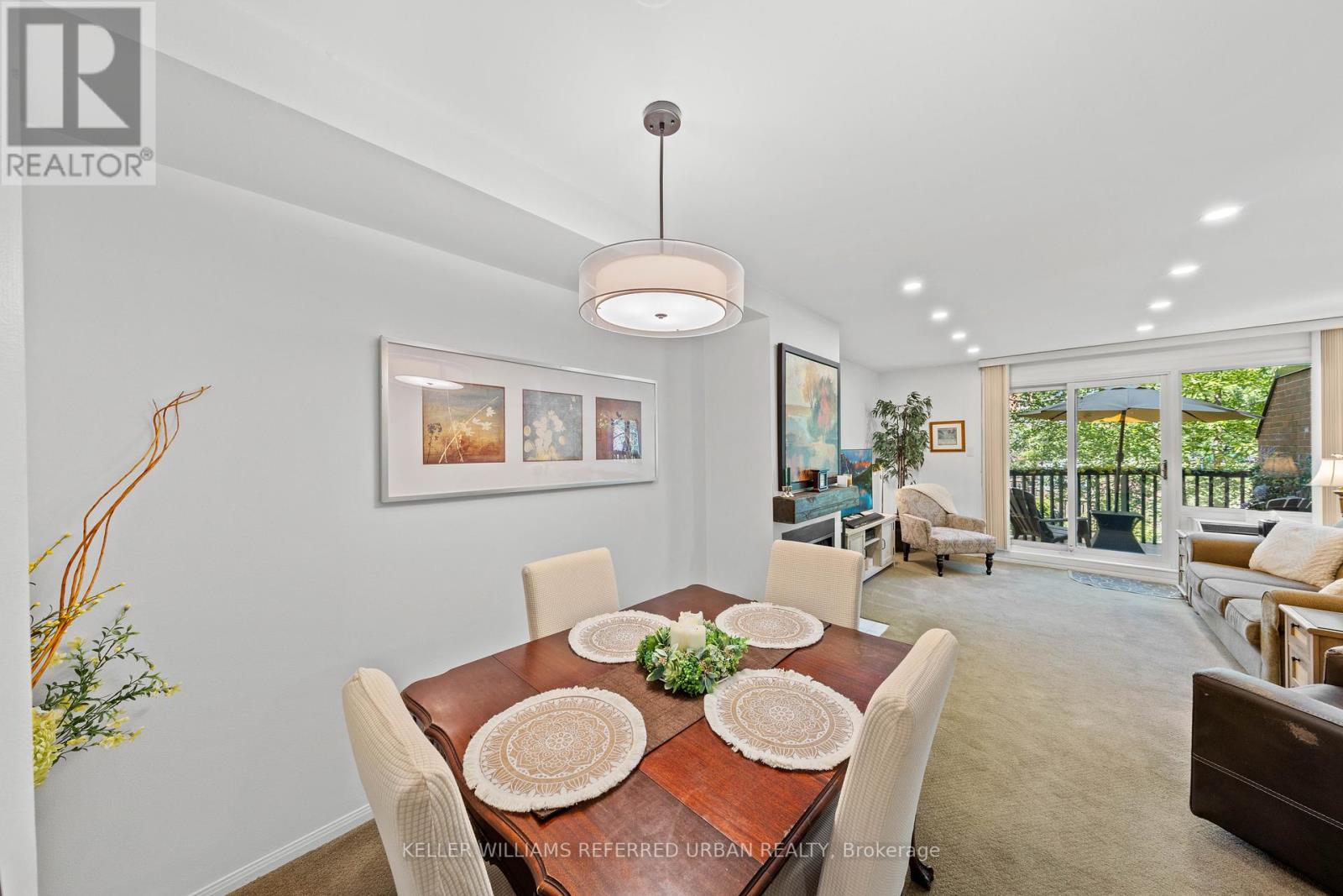 Photo 9 of 618 574 Wellington Street W, Toronto ON