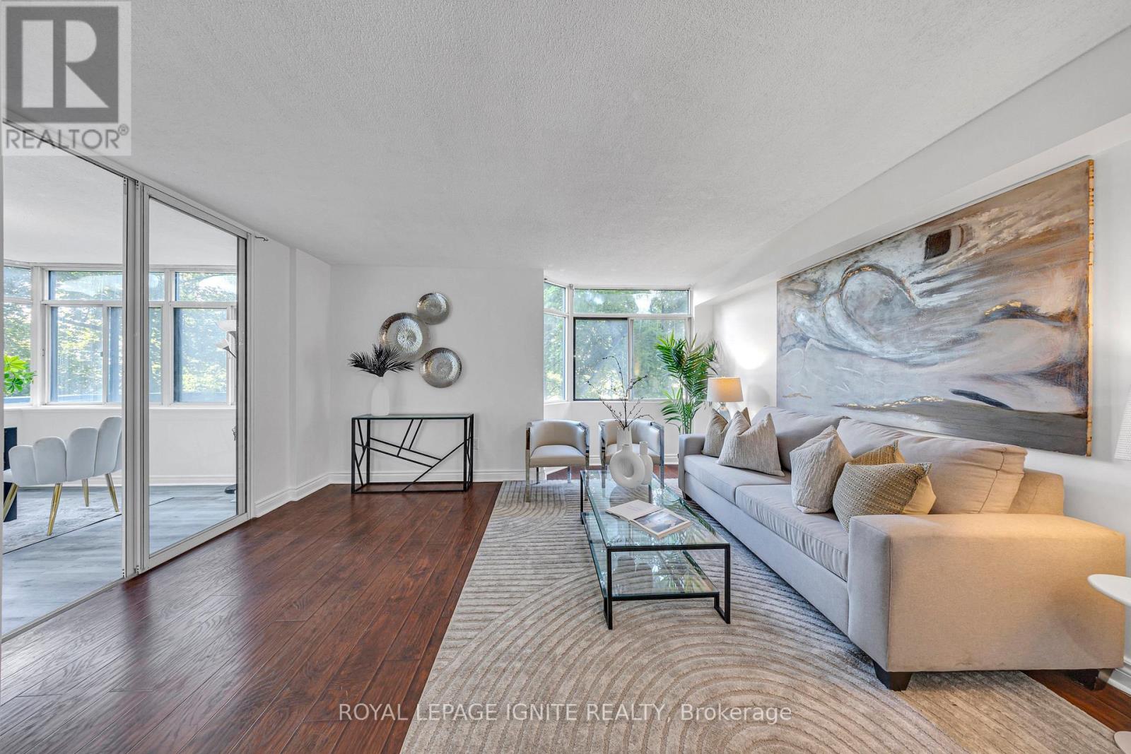 Photo 10 of 215 88 Alton Towers Circle, Toronto ON