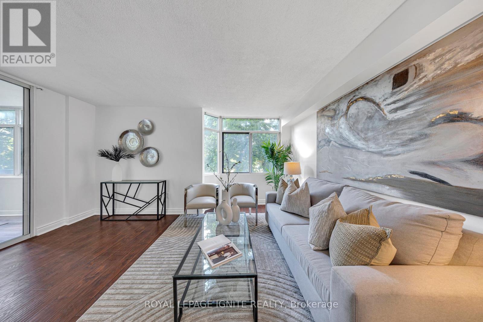 Photo 12 of 215 88 Alton Towers Circle, Toronto ON
