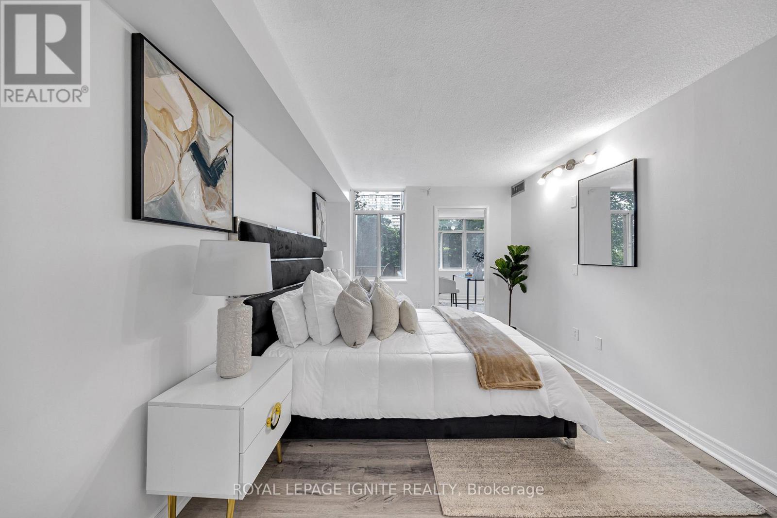Photo 25 of 215 88 Alton Towers Circle, Toronto ON