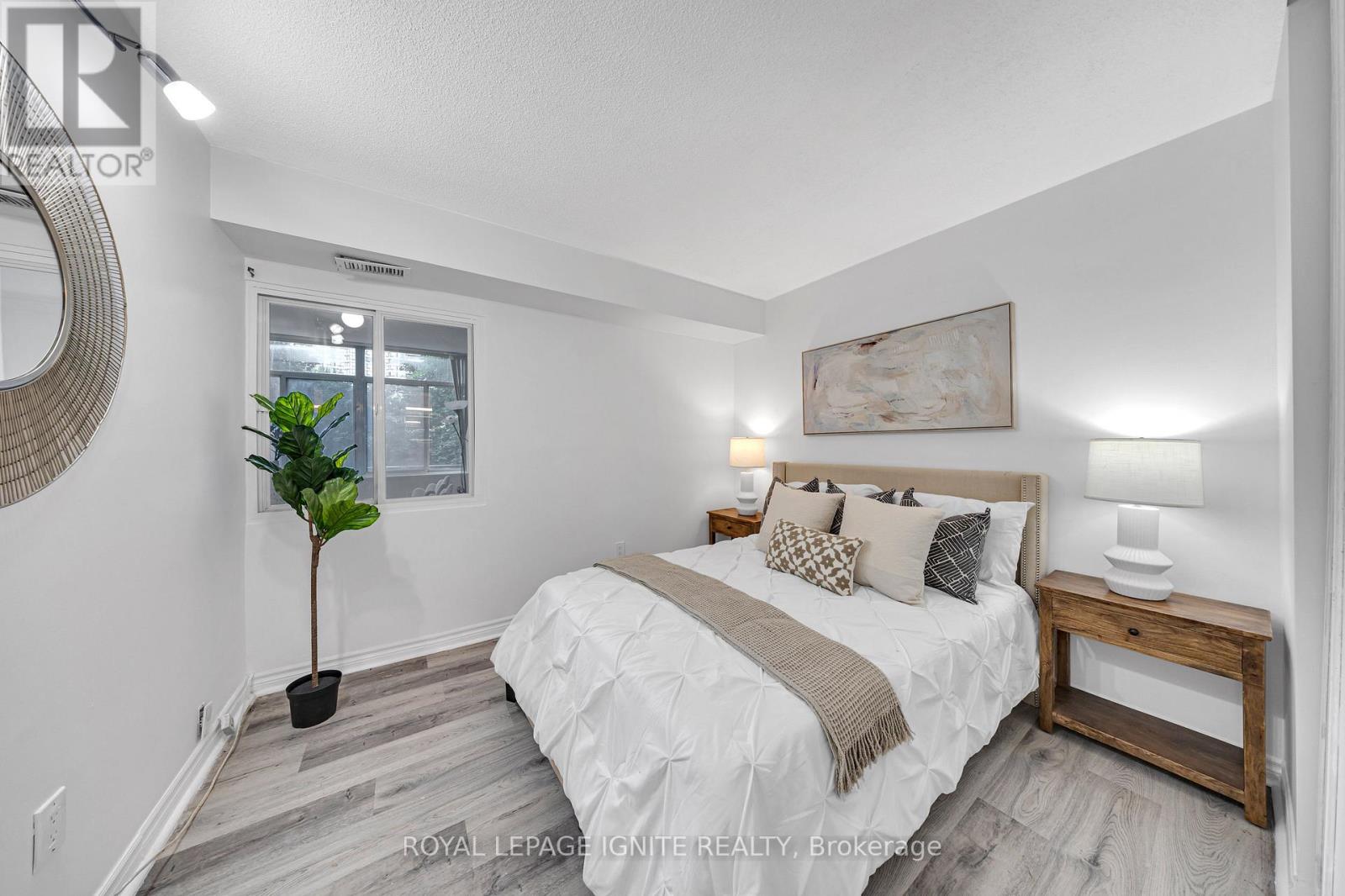 Photo 27 of 215 88 Alton Towers Circle, Toronto ON