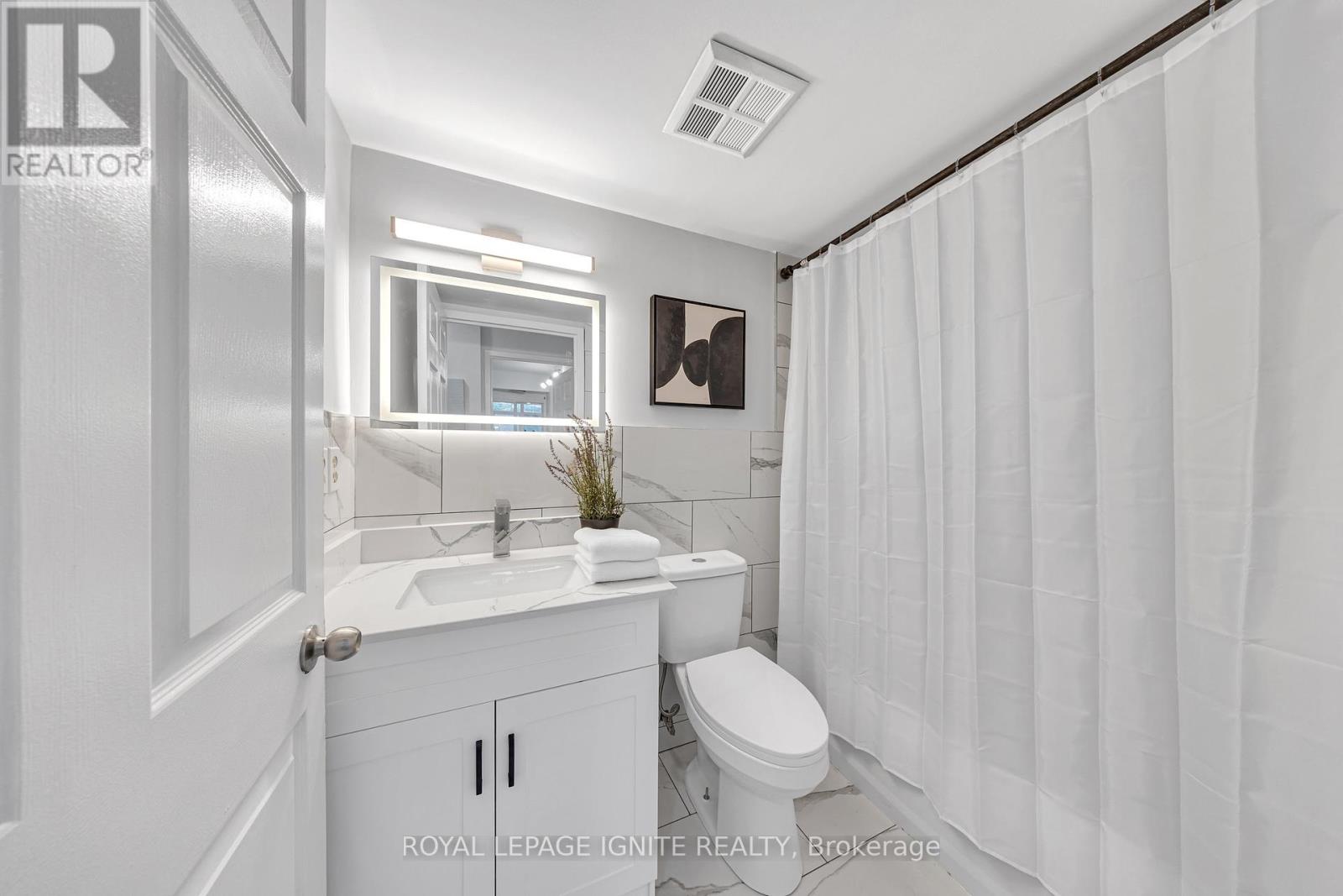 Photo 28 of 215 88 Alton Towers Circle, Toronto ON