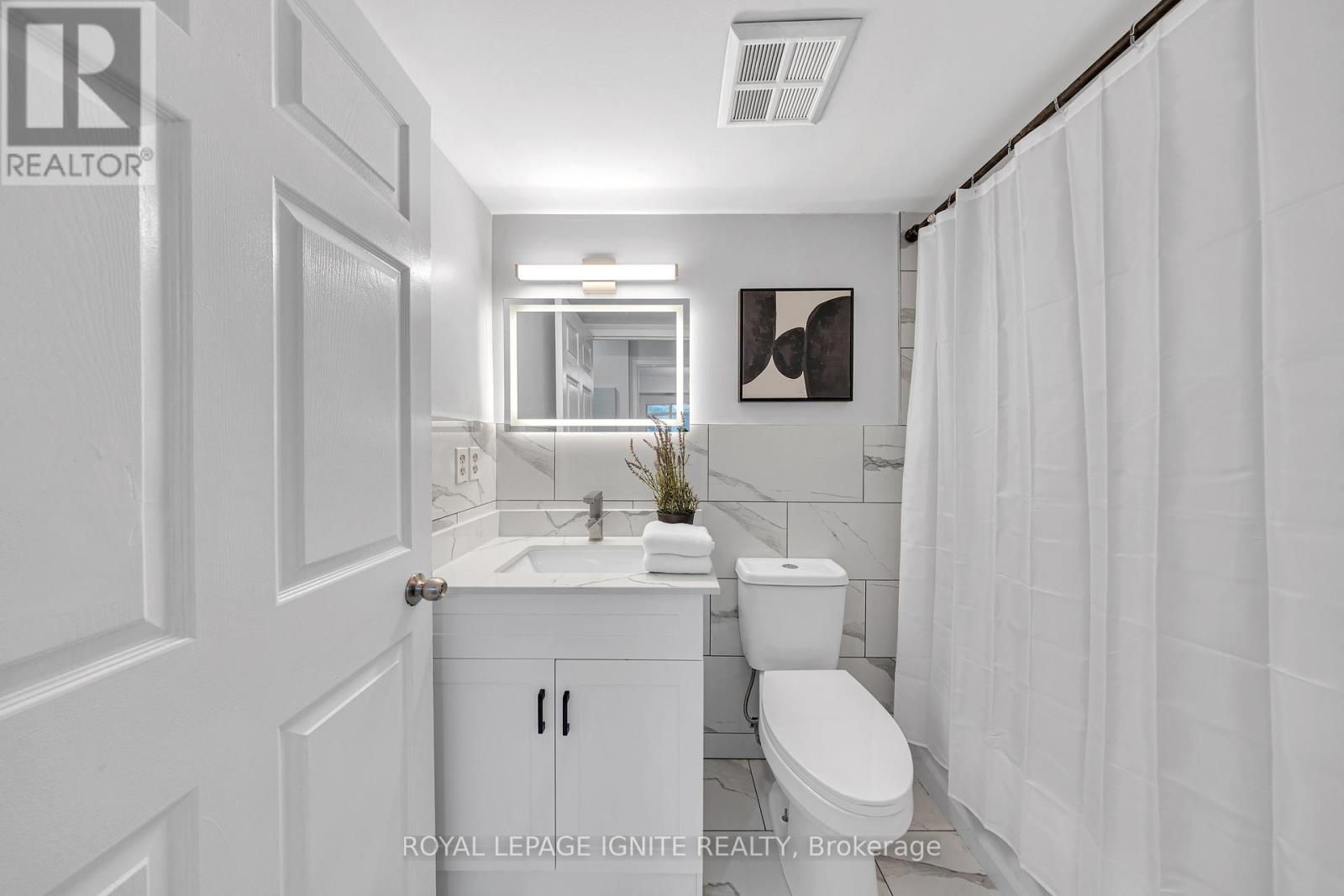 Photo 29 of 215 88 Alton Towers Circle, Toronto ON
