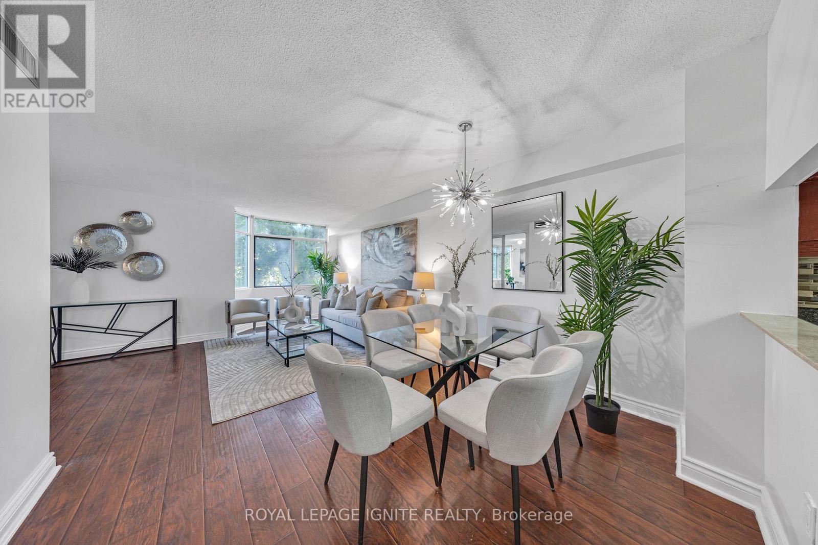 Photo 7 of 215 88 Alton Towers Circle, Toronto ON