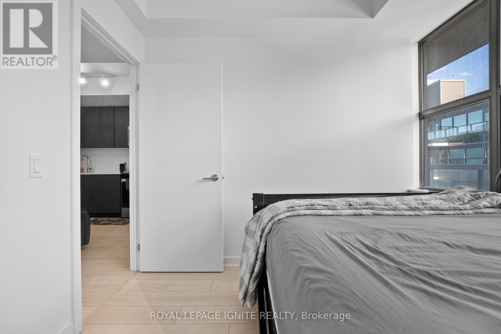 Photo 15 of 414 1604 B Charles Street, Whitby ON