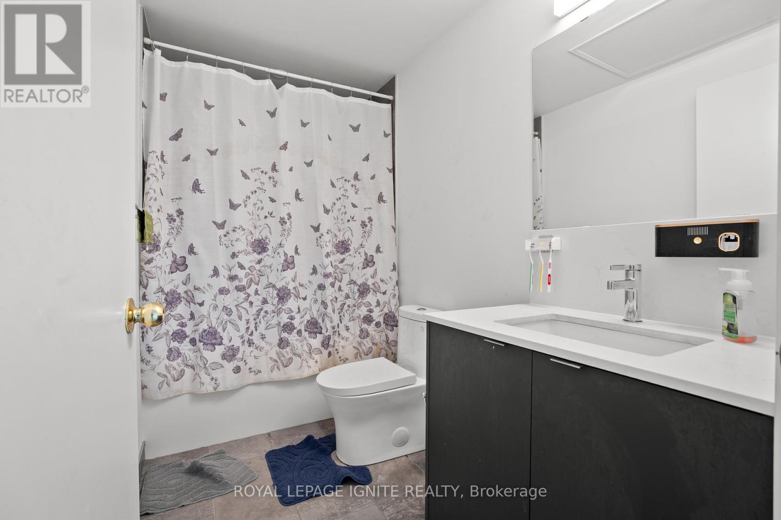 Photo 16 of 414 1604 B Charles Street, Whitby ON