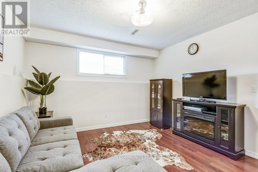 Photo 13 of 36 Stirling Avenue, Clarington ON