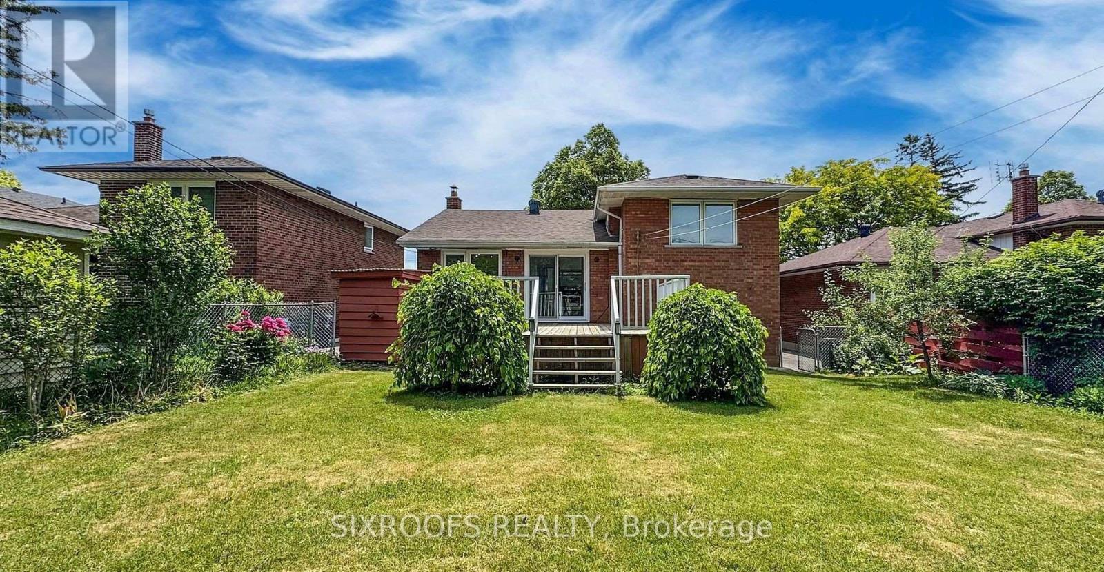 Photo 19 of Upper 60 Beacham Crescent, Toronto ON