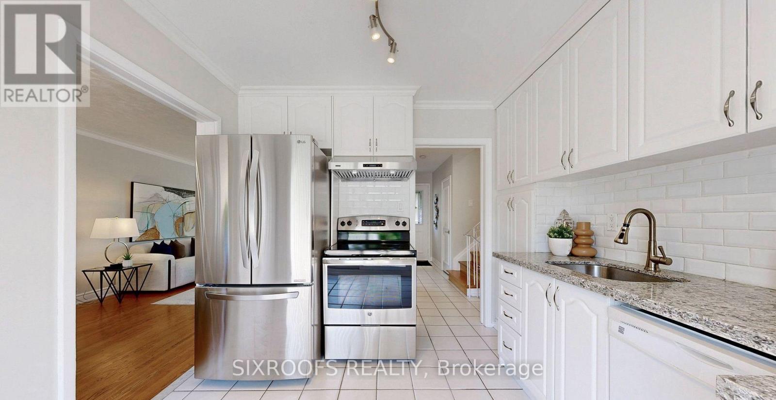 Photo 6 of Upper 60 Beacham Crescent, Toronto ON