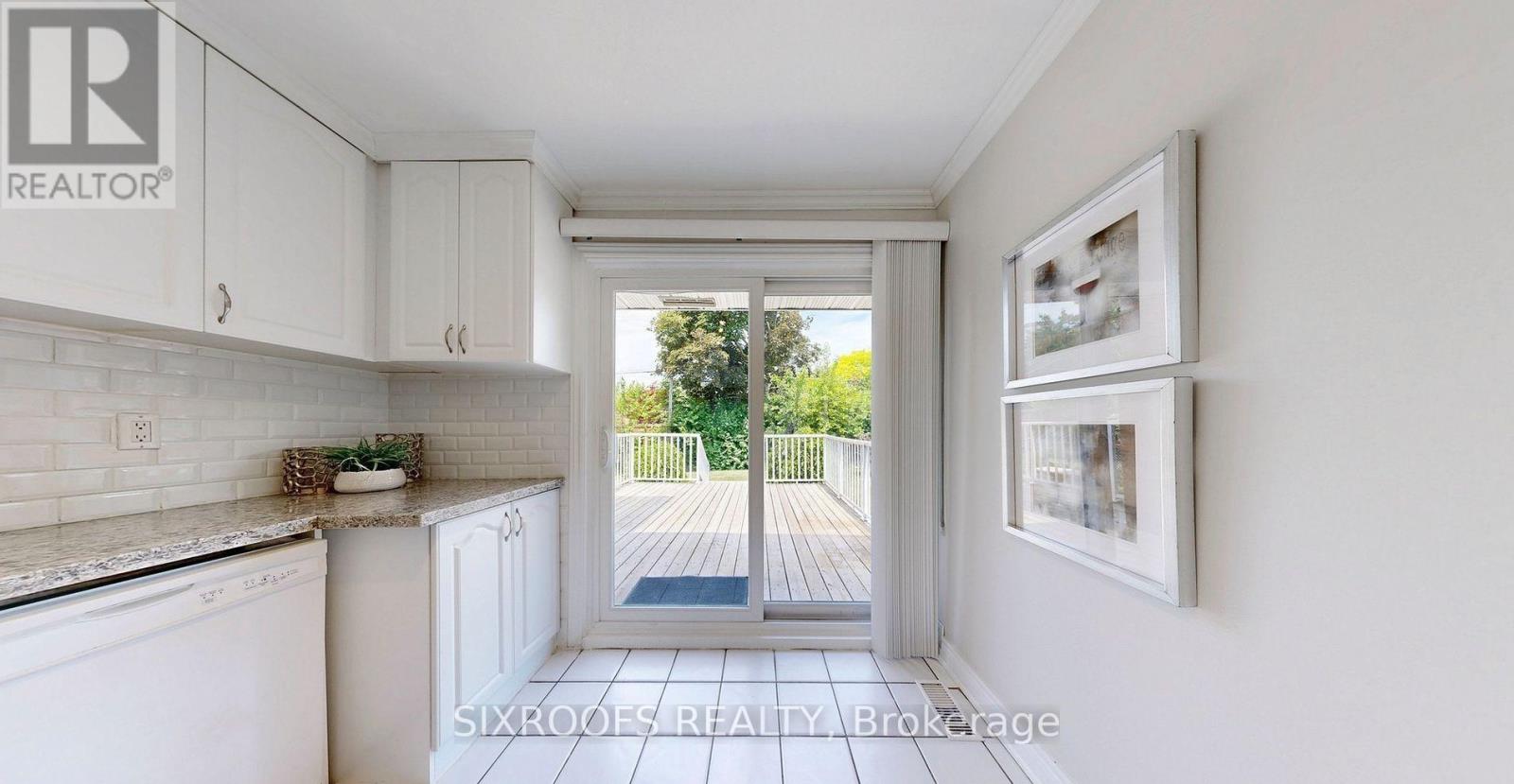 Photo 7 of Upper 60 Beacham Crescent, Toronto ON
