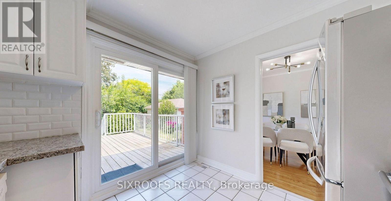 Photo 8 of Upper 60 Beacham Crescent, Toronto ON