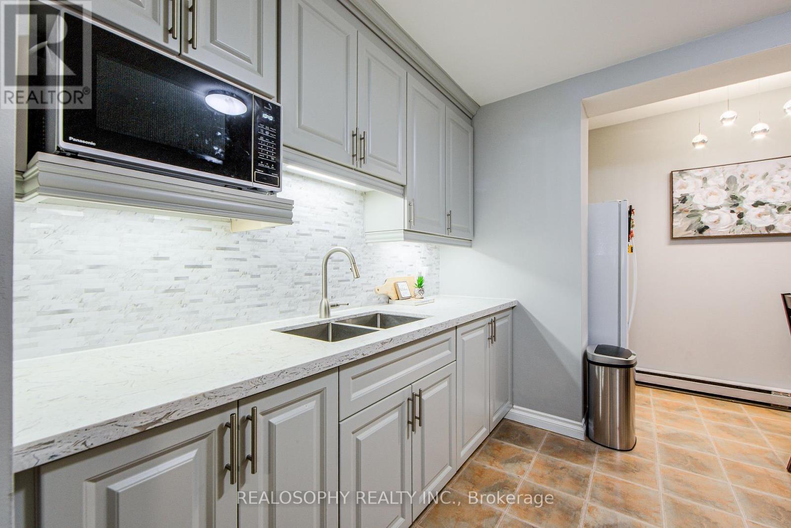Photo 17 of 85 91 Muir Drive, Toronto ON