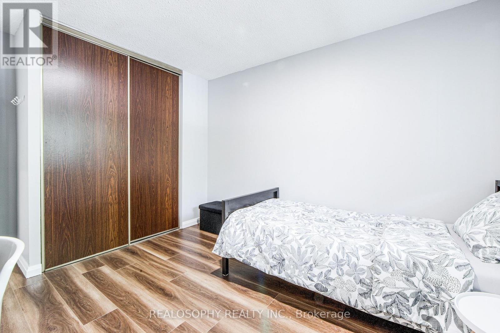 Photo 31 of 85 91 Muir Drive, Toronto ON