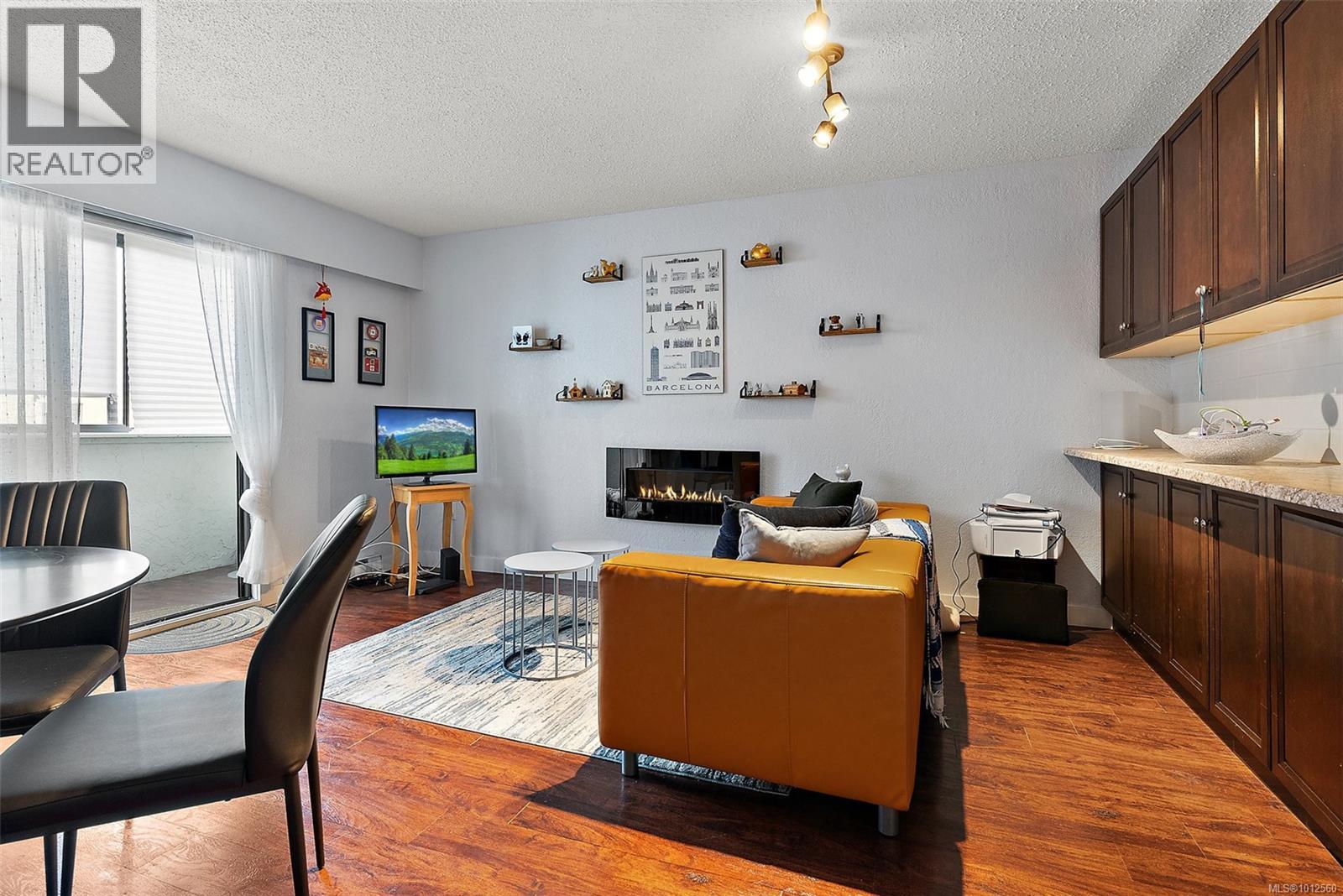 Photo 3 of 104 2610 Graham St, Victoria BC