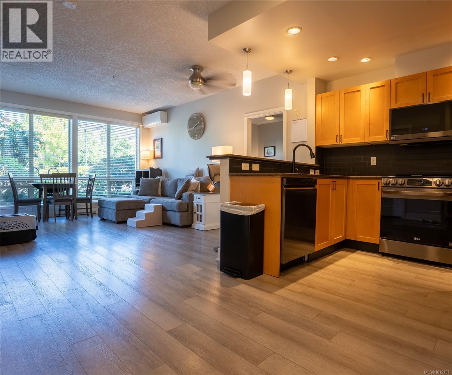 103 631 Brookside Rd, Colwood