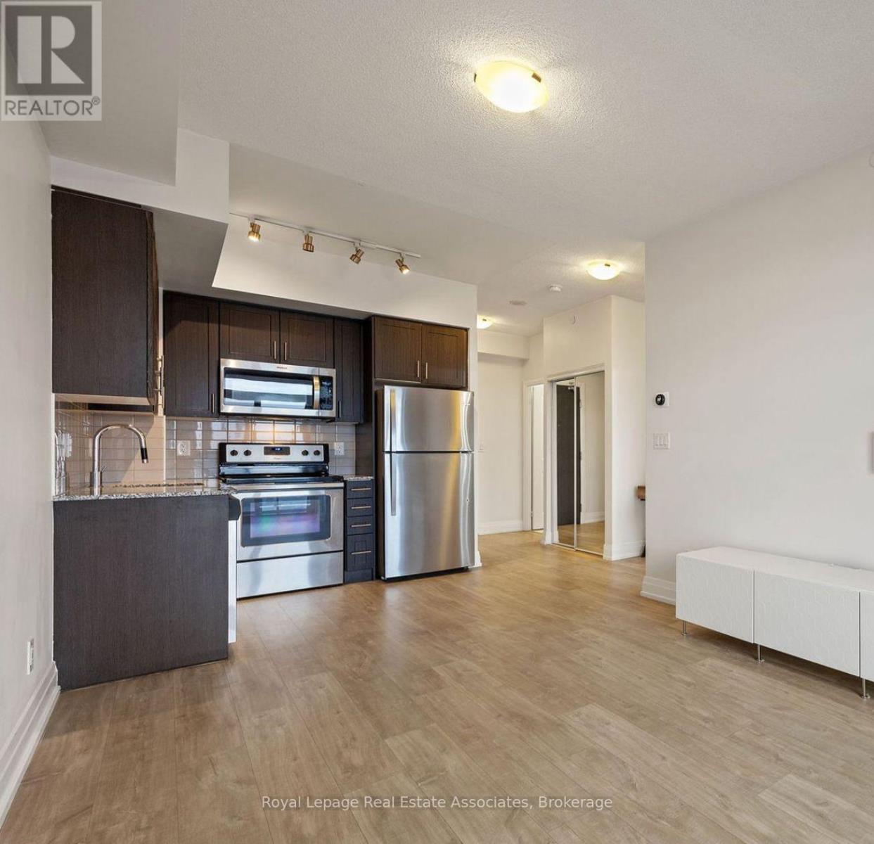 Photo 3 of 412 3600 Highway 7, Vaughan ON