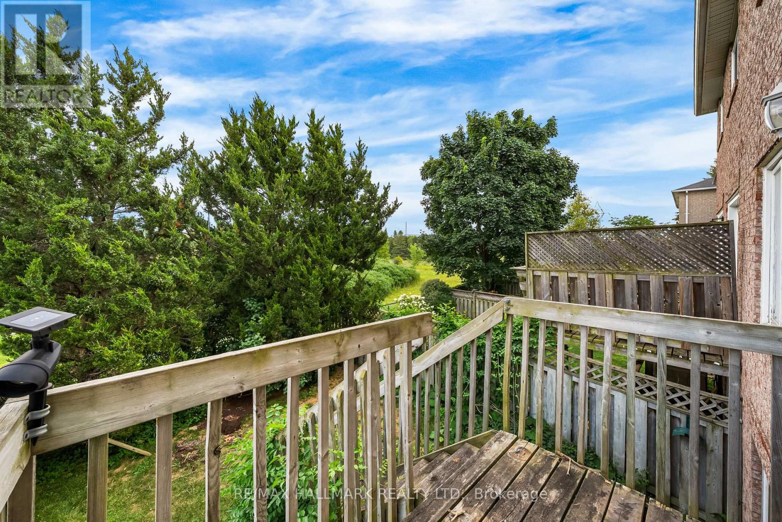 Photo 27 of 302 Pinnacle Trail, Aurora ON