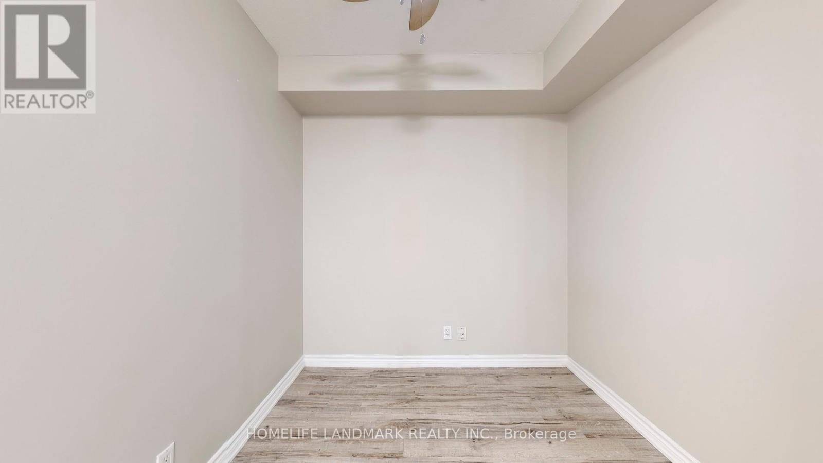 Photo 25 of 912 18 Harding Boulevard E, Richmond Hill ON