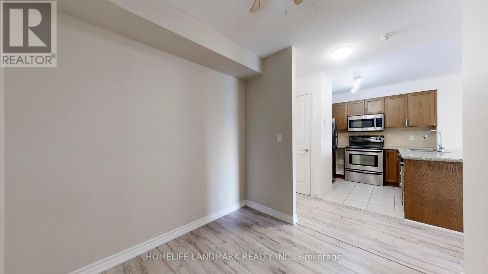 Photo 26 of 912 18 Harding Boulevard E, Richmond Hill ON