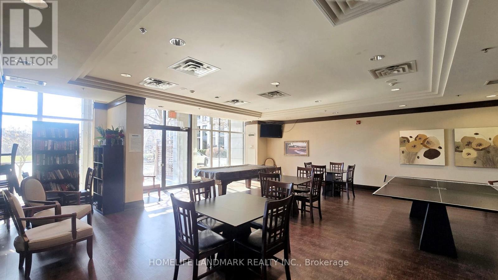 Photo 34 of 912 18 Harding Boulevard E, Richmond Hill ON