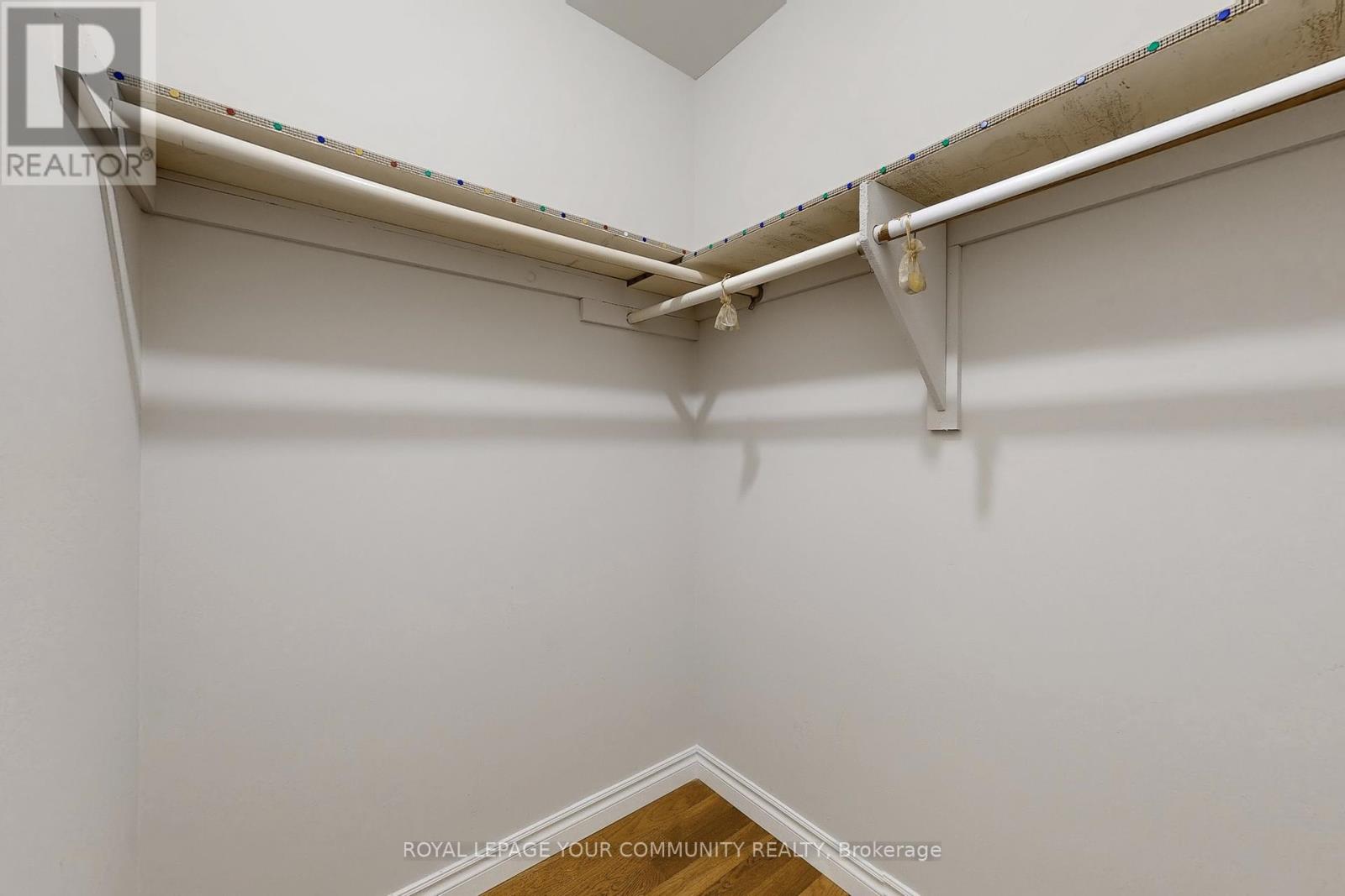 Photo 27 of 287 Manchester Drive, Newmarket ON