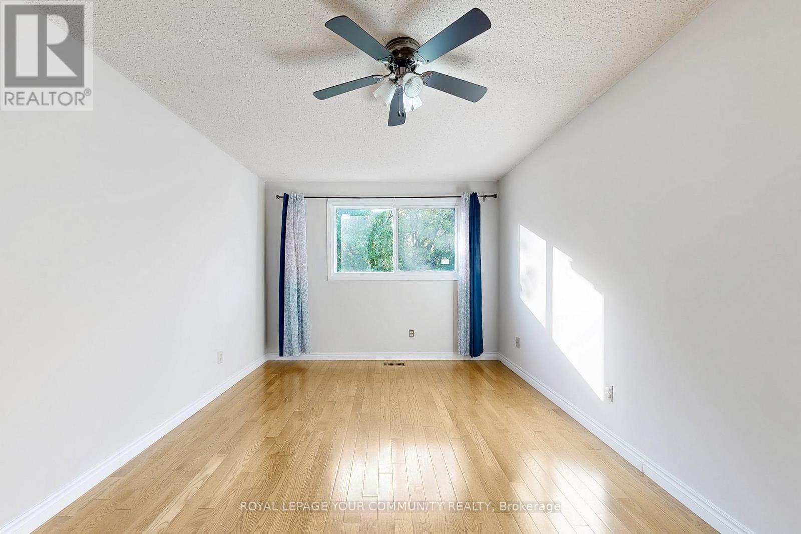 Photo 29 of 287 Manchester Drive, Newmarket ON