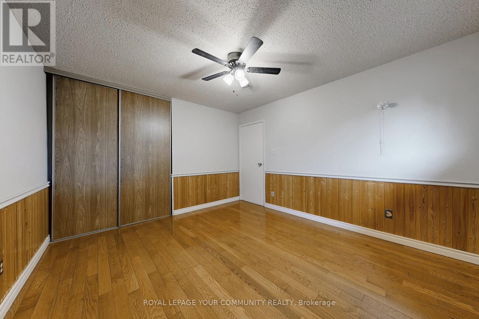 Photo 33 of 287 Manchester Drive, Newmarket ON