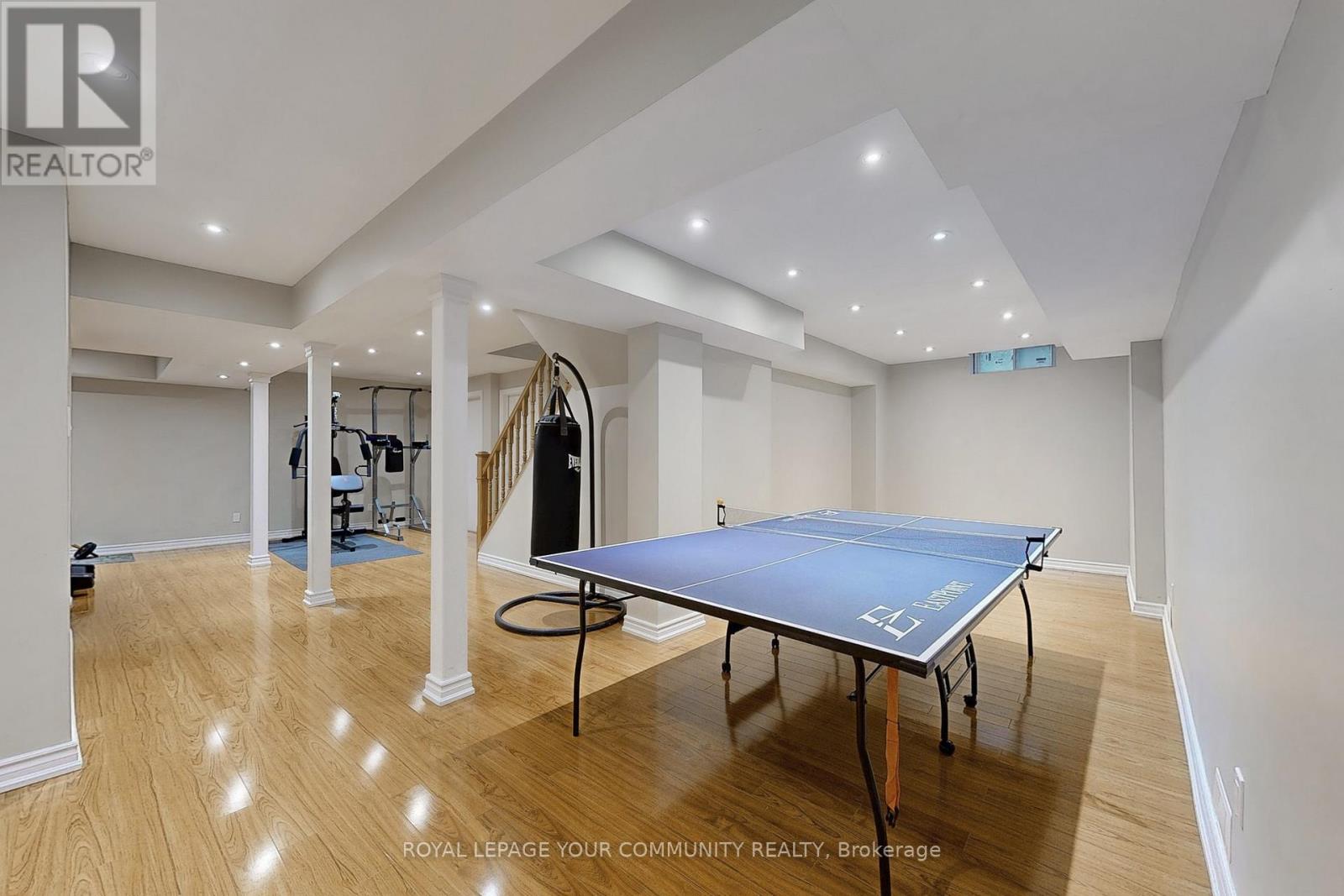 Photo 41 of 287 Manchester Drive, Newmarket ON