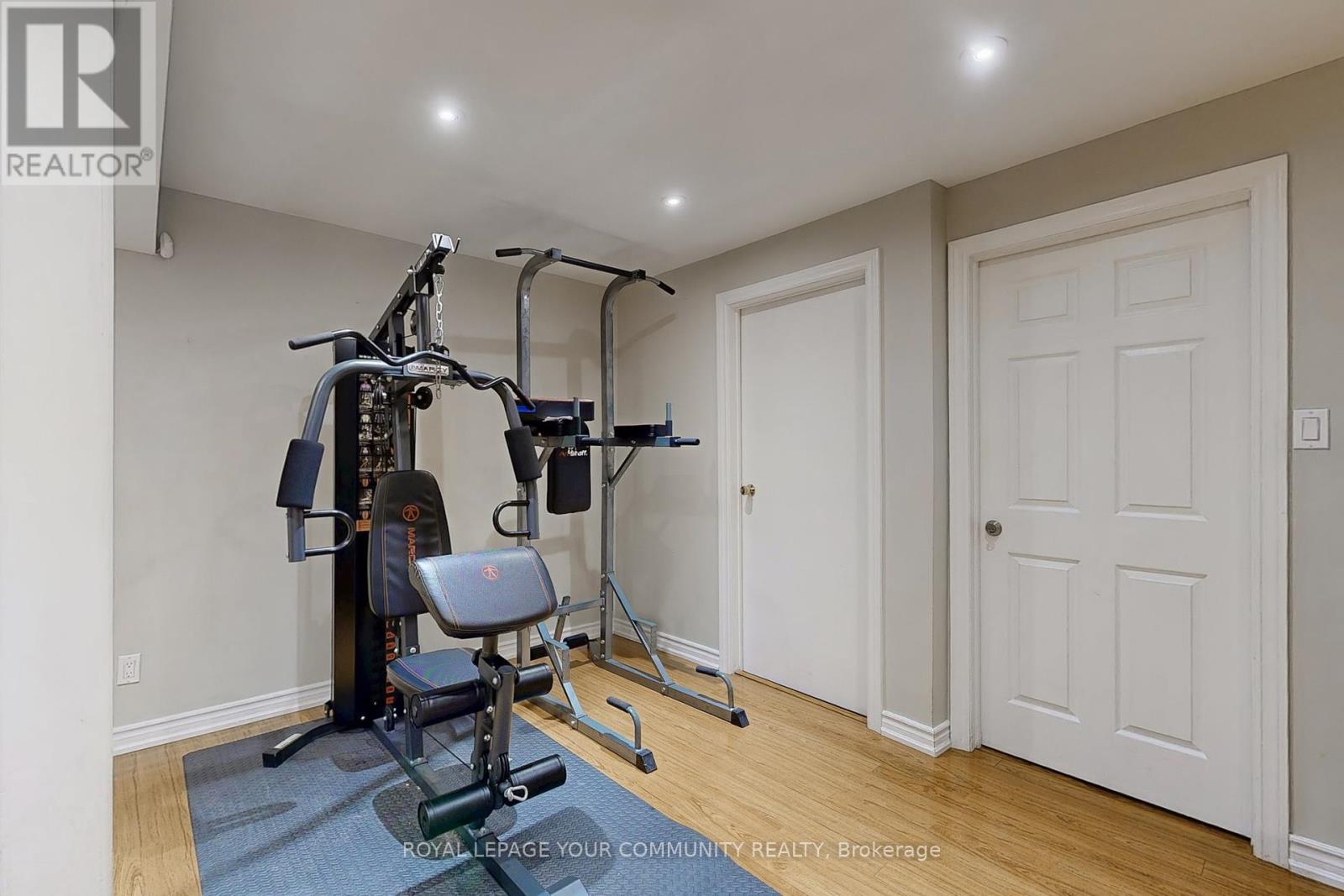 Photo 42 of 287 Manchester Drive, Newmarket ON