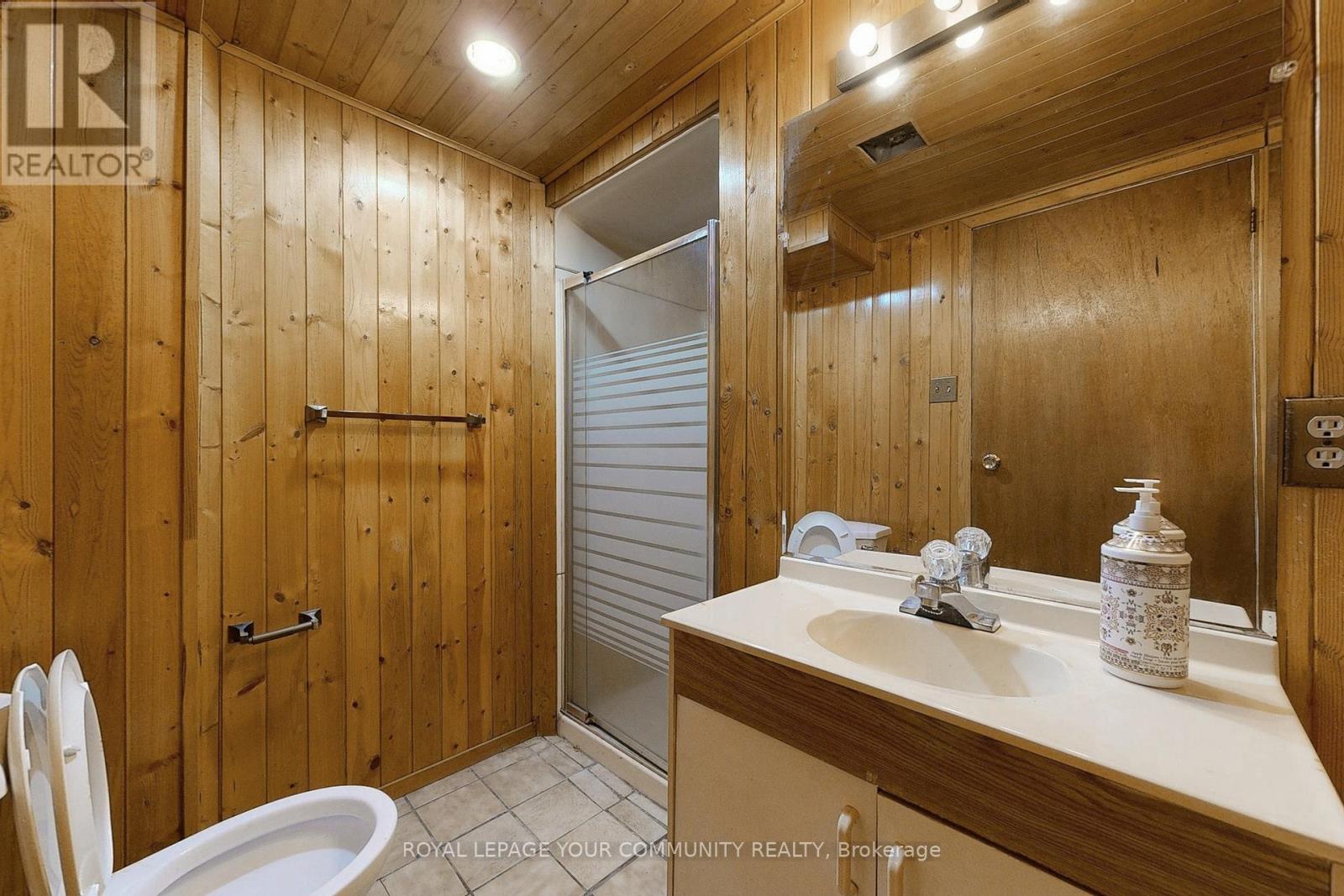 Photo 45 of 287 Manchester Drive, Newmarket ON
