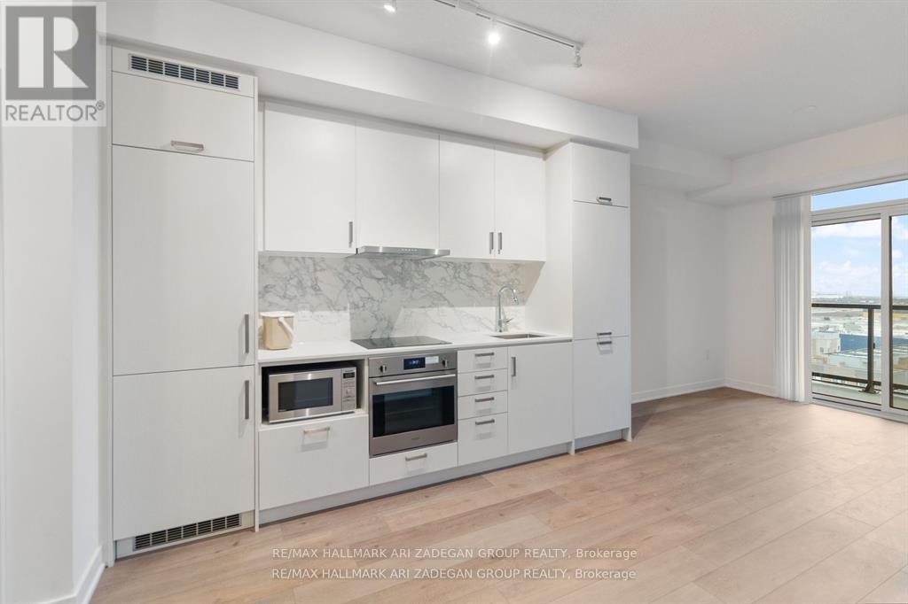 Photo 1 of 805 60 Honeycrisp Crescent, Vaughan ON