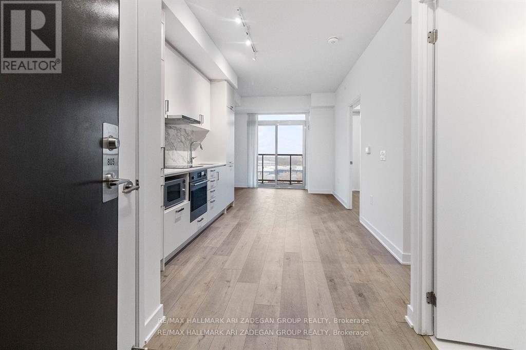 Photo 6 of 805 60 Honeycrisp Crescent, Vaughan ON