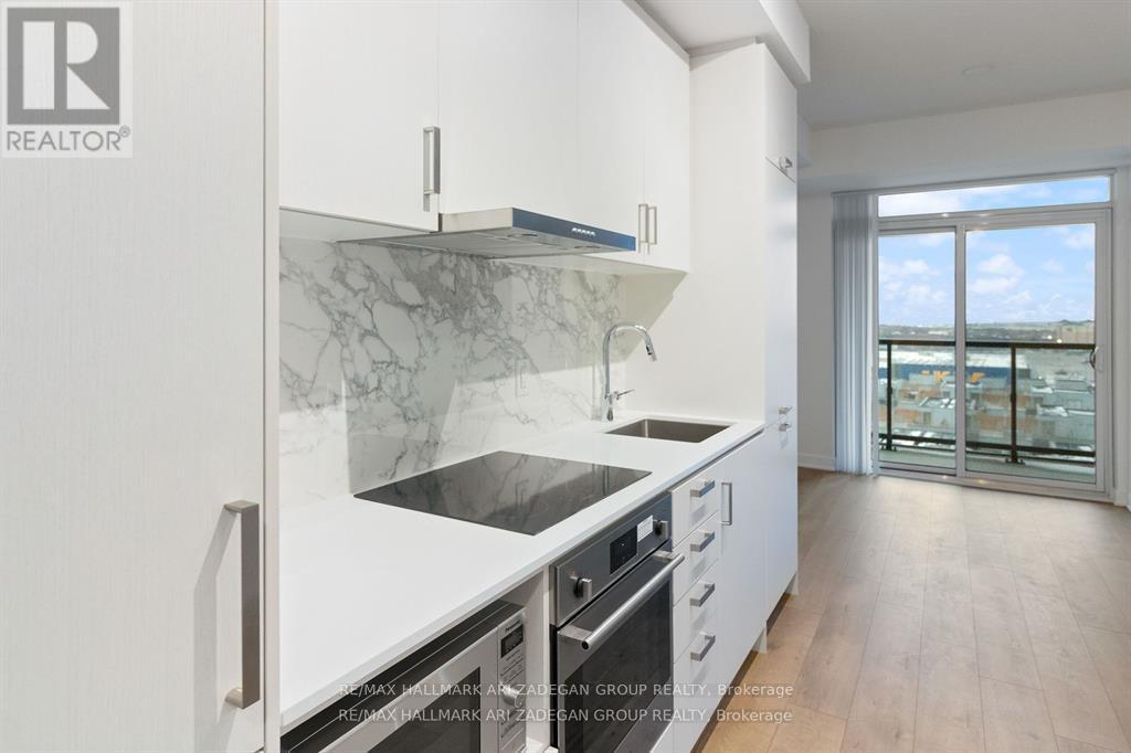 Photo 7 of 805 60 Honeycrisp Crescent, Vaughan ON