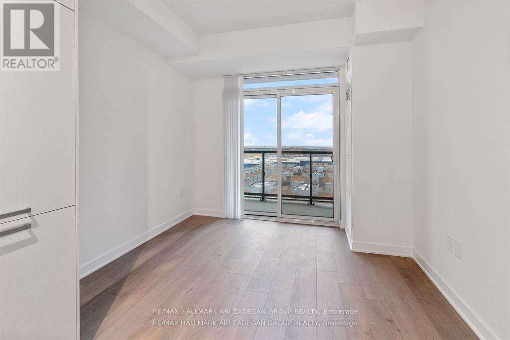 Photo 8 of 805 60 Honeycrisp Crescent, Vaughan ON