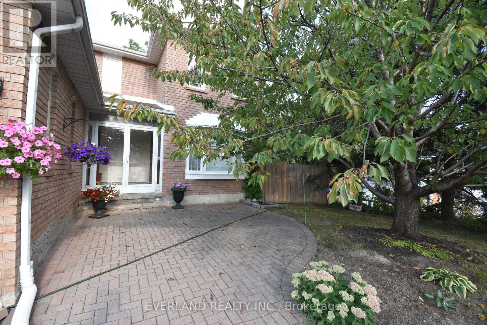 Photo 2 of Basement Apt 2 Bdrm 1 Shaftsbury Avenue, Richmond Hill ON
