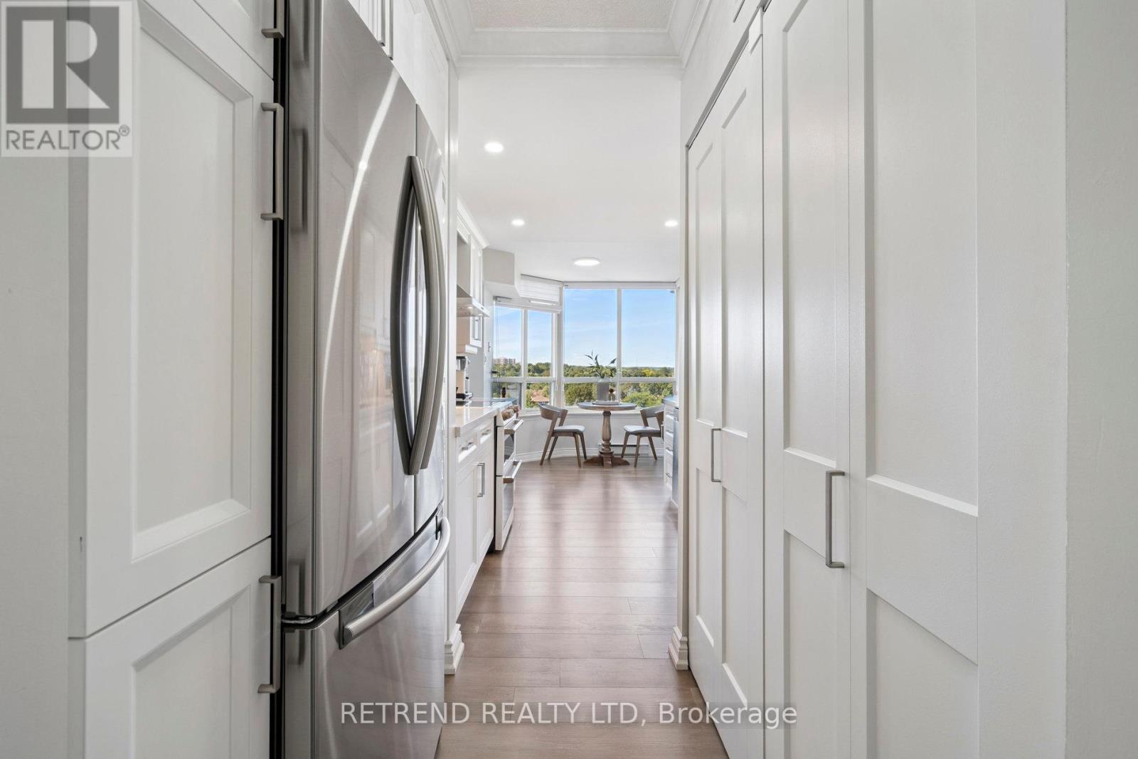 Photo 17 of 826 32 Clarissa Drive, Richmond Hill ON