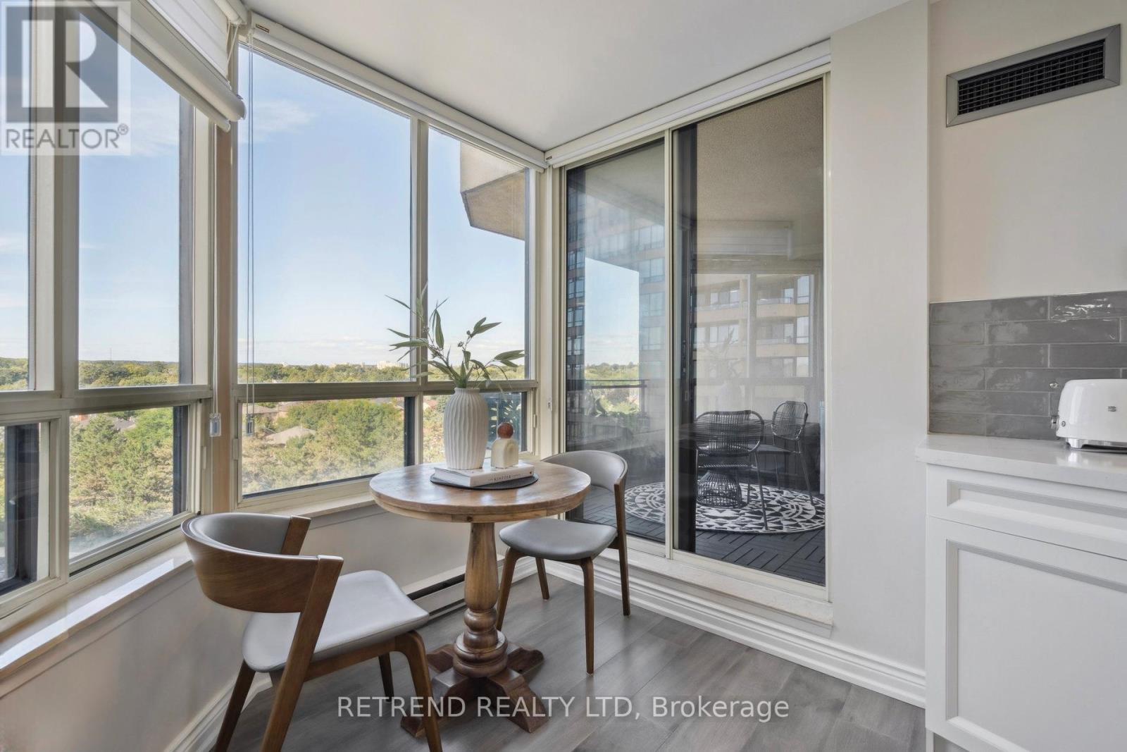 Photo 19 of 826 32 Clarissa Drive, Richmond Hill ON