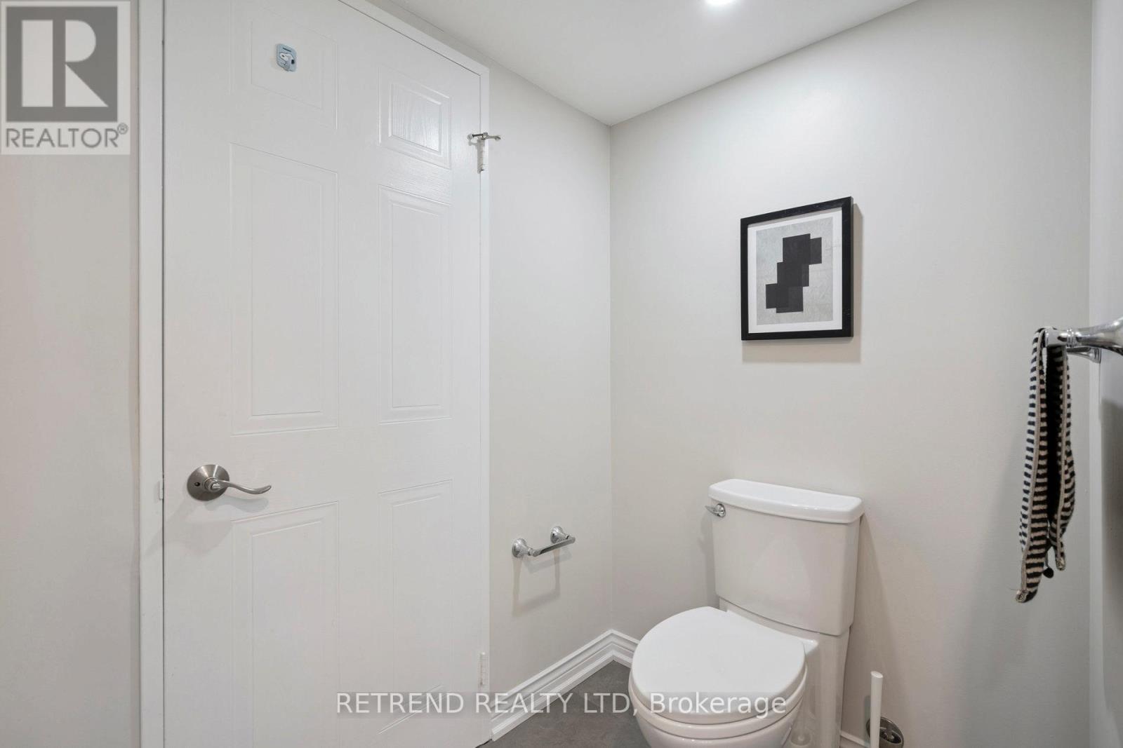 Photo 21 of 826 32 Clarissa Drive, Richmond Hill ON